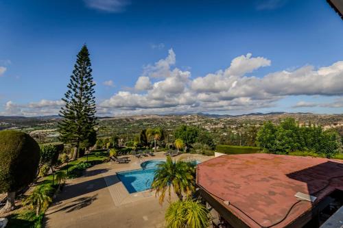 Mountain/sea view 6 Bedroom Villa in Chirokitia