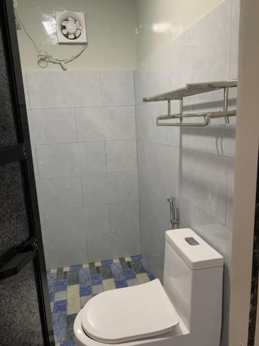 Bathroom, Tending's Rendezvous in Santa Monica