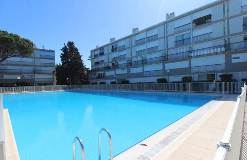 Apartment with Pool View  room in TROPCOQ - Au coeur de St-Tropez - Studio cabine pour 2 personnes