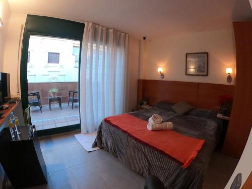 Sitges Apartment - image 8