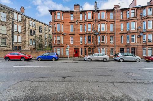 Traditional 1-Bed Flat in Southside (Hampden/Shawlands), Glasgow (photo 3)