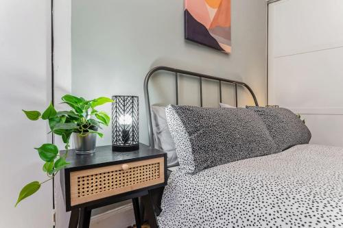 Traditional 1-Bed Flat in Southside (Hampden/Shawlands), Glasgow (photo 7)