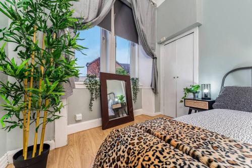 Traditional 1-Bed Flat in Southside (Hampden/Shawlands), Glasgow (photo 10)