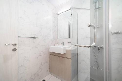 StoneTree - Cozy Fully-Furnished 1 BR - image 11