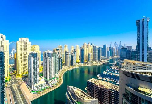Luxury 1 Bedroom Marina View, Sleeps 5, 1 Min to Metro
