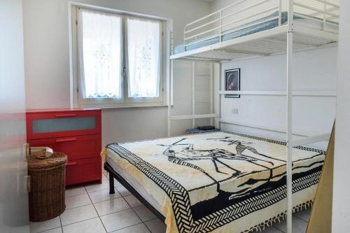 One-Bedroom Apartment image 10
