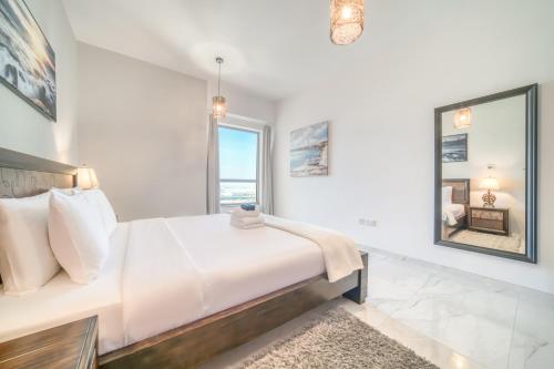 300m From The Beach - JBR Apartment with Sea & Dubai Eye Views - image 5