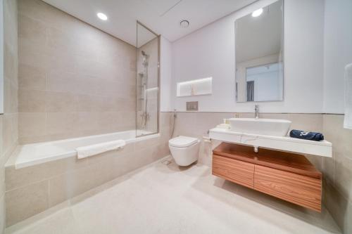 Coastal Luxury: 2BR Retreat with Sea Views - image 9