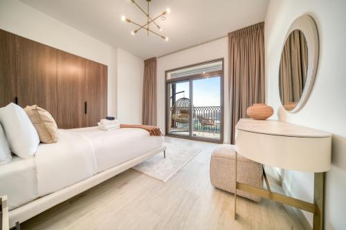 Luxury Madinat Living 2BR with Sea Views - image 4