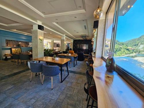 Wulai shuan hot spring house in Wulai District