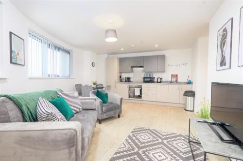 The Salford Quay, Warm & Beautiful Apartment with Hyper Fast WiFi & Great views!, Manchester (photo 3)