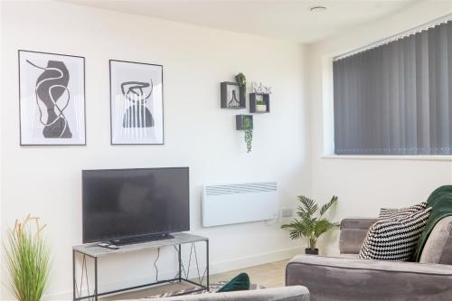 The Salford Quay, Warm & Beautiful Apartment with Hyper Fast WiFi & Great views!, Manchester (photo 9)