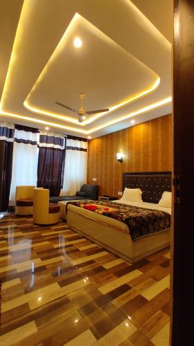 Tirupati Hotel