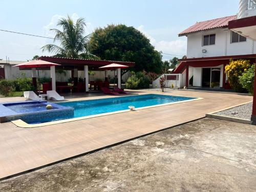 Beautiful Villa with Swimming Pool in Assinie