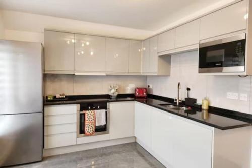 Paradigm House, Delightful 2-Bedroom Flat 4, Oxford