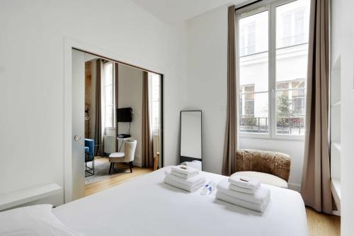 Bright apartment -1BR/4P- Near Châtelet Les Halles - image 6