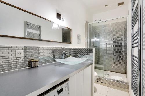 Bright apartment -1BR/4P- Near Châtelet Les Halles - image 7