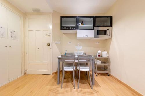 Exclusive & cozy apartment in the center of Soria, Soria (foto 8)