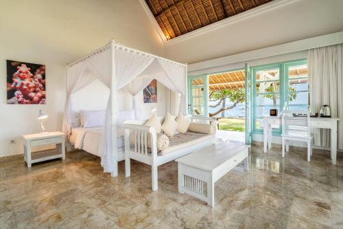 สคูบ้าเซรายารีสอร์ท (Scuba Seraya Resort) in ทูแลมเบน