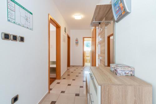 Apartments Lovorka 5