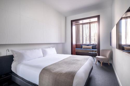 Sixtytwo Hotel - image 6