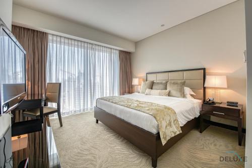 Posh 1BR at The Address Residences Dubai Marina by Deluxe Holiday Homes, Дубай (фото 6)
