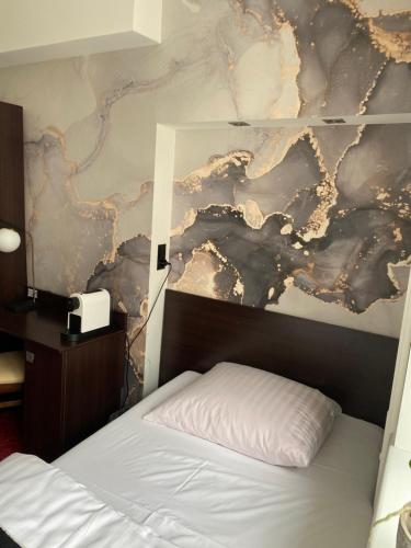 Standard Single Room with Shower