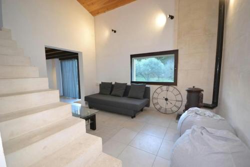 Villa de 3 chambres avec piscine privee jacuzzi et jardin amenage a Oppede