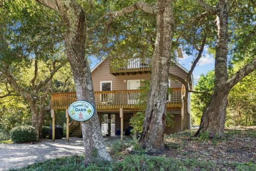 Why Knot Getaway. Emerald Isle Oasis secondary