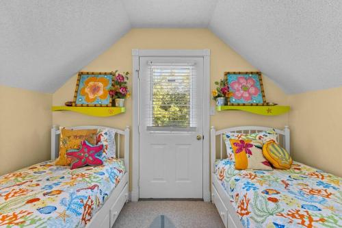 Why Knot Getaway. Emerald Isle Oasis Why Knot Getaway. Emerald Isle Oasis