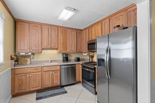 Why Knot Getaway. Emerald Isle Oasis Why Knot Getaway. Emerald Isle Oasis