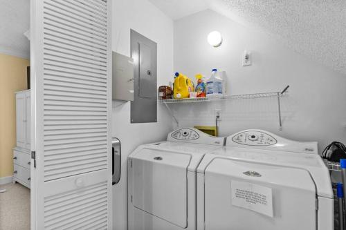 Why Knot Getaway. Emerald Isle Oasis Why Knot Getaway. Emerald Isle Oasis