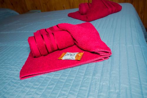 1 double bed, 1 twin bed