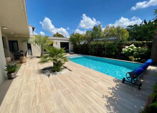 Maison d architecte Bruges/piscine chauffée/Tram D - Location, gîte - Bruges