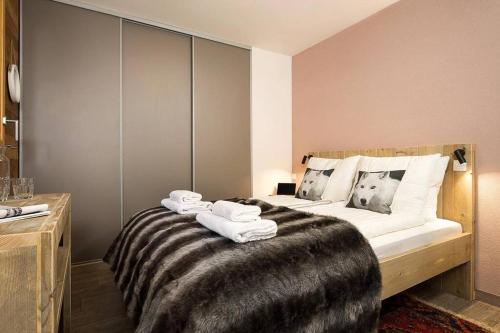 Three-Bedroom Apartment image 8