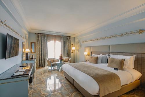 Deluxe Room Pool View