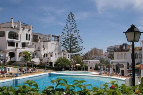 Two-Bedroom Apartment room in 2 bedroom apartment with pool and barbecue
