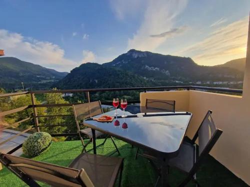 Appartement lumineux avec vue sur les montagnes. - Location saisonnière - Saint-Claude