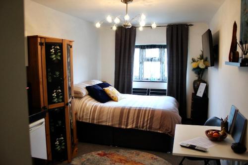 En-Suite Studio Room, Free Parking, Short & Long Stays for Work or Leisure - Apartment - Cambridge