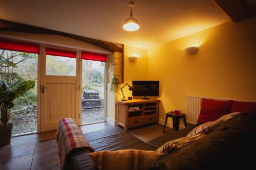 Coach House - 5 minutes from stunning beaches of Cardigan Bay photo 4