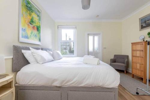 Picture of 44 Argyle Street - 2 Bed-1 Bath - Central