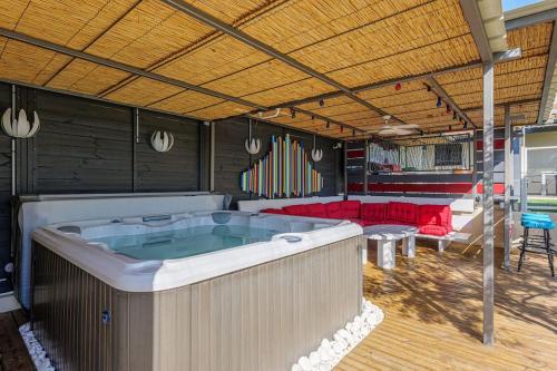 Villa Sophora piscine toboggan aquatique privée