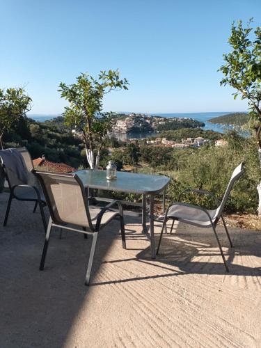 Charoula's Apartments in Syvota