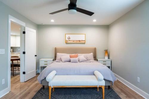 Urban Oasis w/ King Bed – 3 BR Near Duke & DT in Durham, USA