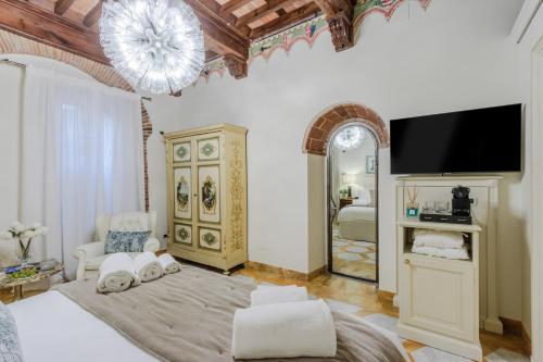 Superior King Room image 9