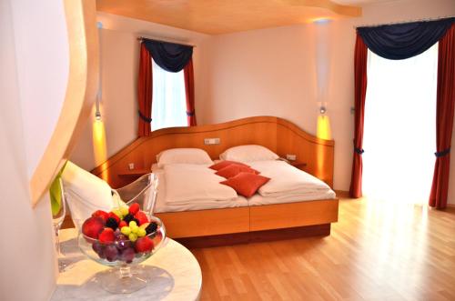 Suite with Hot Tub