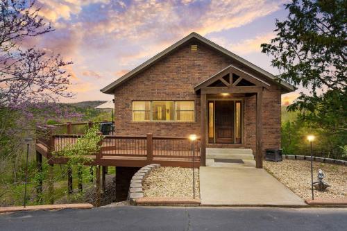 Mountain Estate Lake Front in Blue Eye, USA