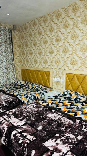 King Room with Lake View image 2