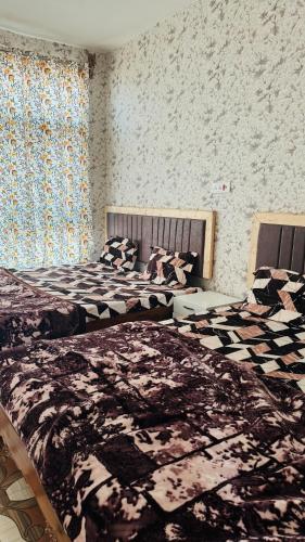 King Room with Lake View image 1