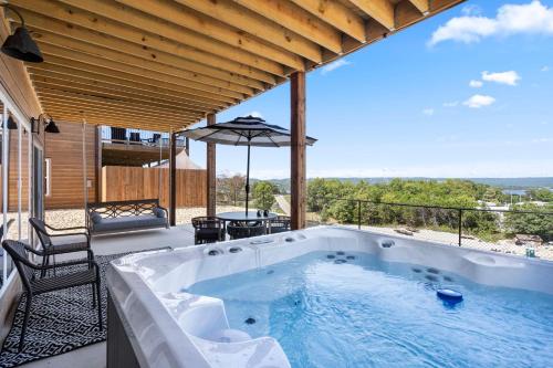 Laketopia Lodge in Kimberling City, USA